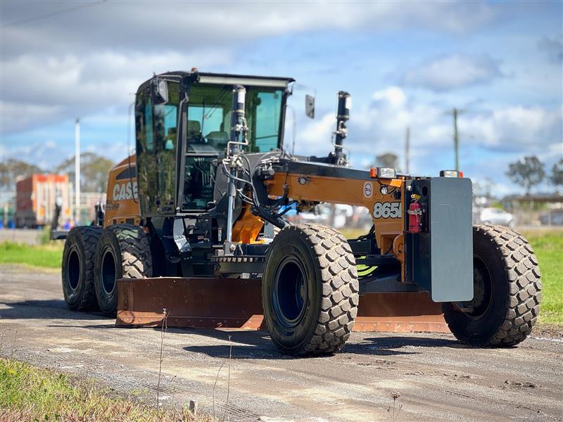 Photo 3. Case 865B VHP articulated motor grader