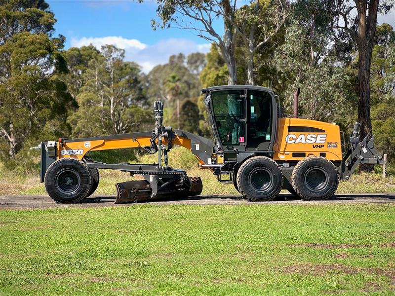 Photo 5. Case 865B VHP articulated motor grader