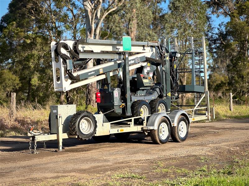 Photo 4. Leguan Monitor 130-2 13.1M knuckle boom & trailer scissor lift cherry picker