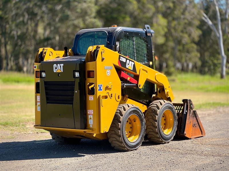 Photo 2. Caterpillar 226D a/c cabin wheeled skid steer loader