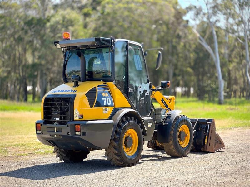 Photo 2. Komatsu WA70-7 5.67T articulated wheel loader