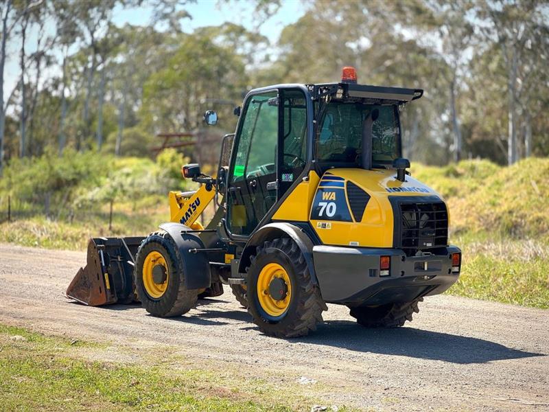 Photo 3. Komatsu WA70-7 5.67T articulated wheel loader