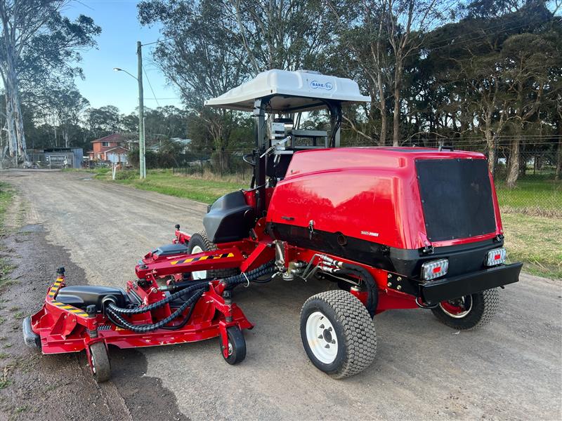 Photo 4. Toro Groundsmaster 5900 wide area ride on diesel commercial lawn mower