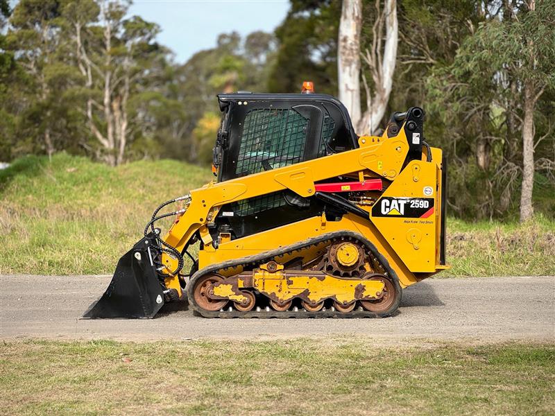 Photo 5. Caterpillar 259D Positrack tracked skid steer loader
