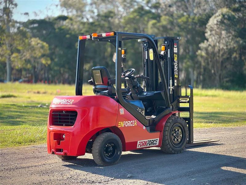 Photo 3. Enforcer FLDCXT35 3.5T 4.5M forklift diesel telehandler