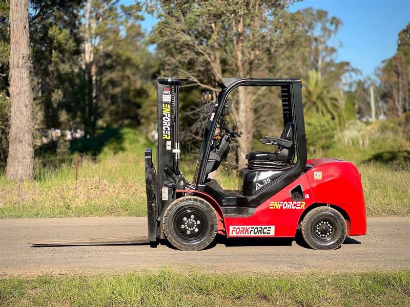 Photo 4. Enforcer FLDCXT35 3.5T 4.5M forklift diesel telehandler