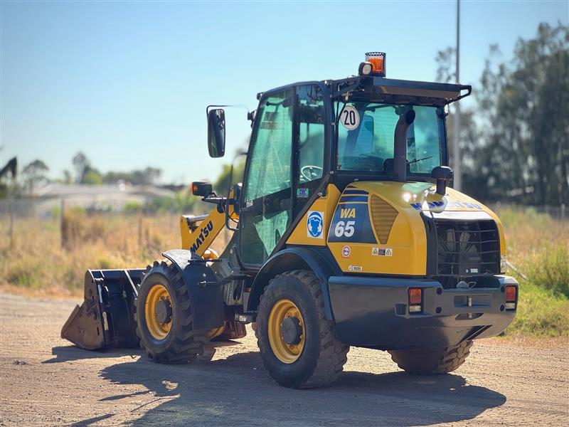 Photo 2. Komatsu WA65-6 5.2T articulated wheel loader