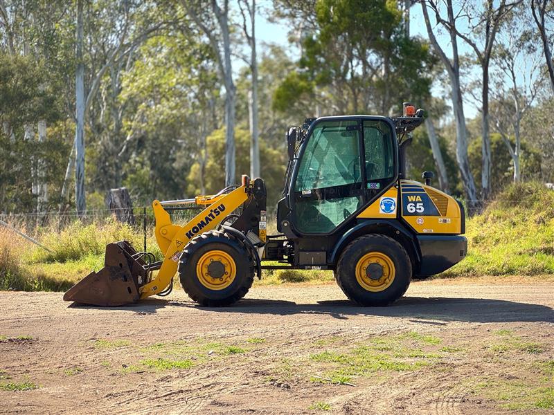 Photo 5. Komatsu WA65-6 5.2T articulated wheel loader