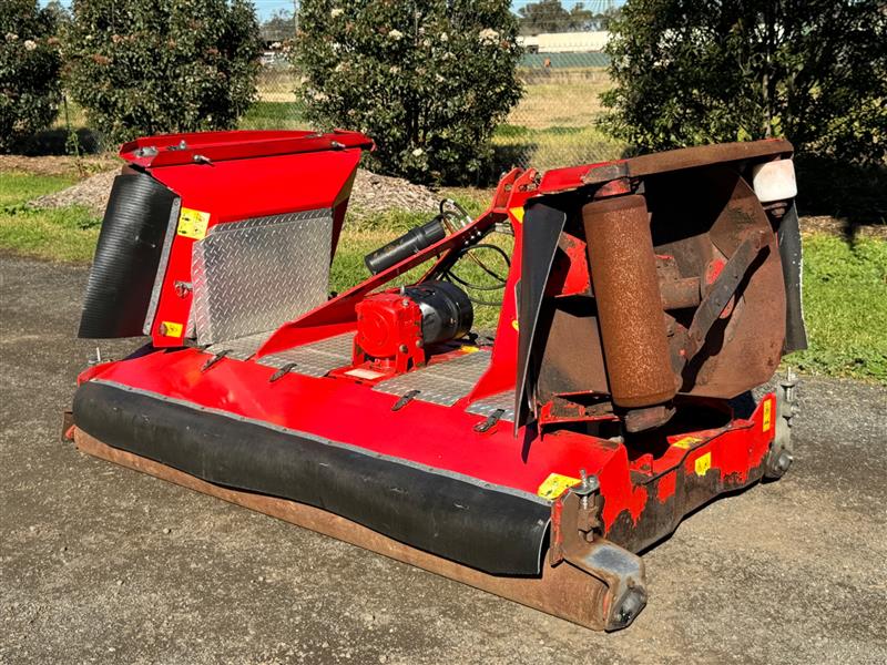 Photo 2. Howard Trimax Stealth S3 mulcher