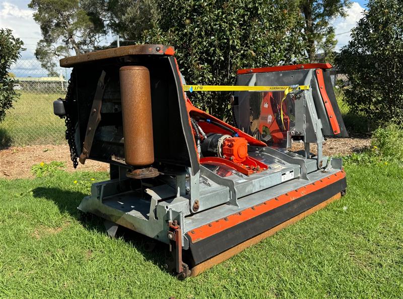 Photo 4. Howard Condor RLM 350 mulcher