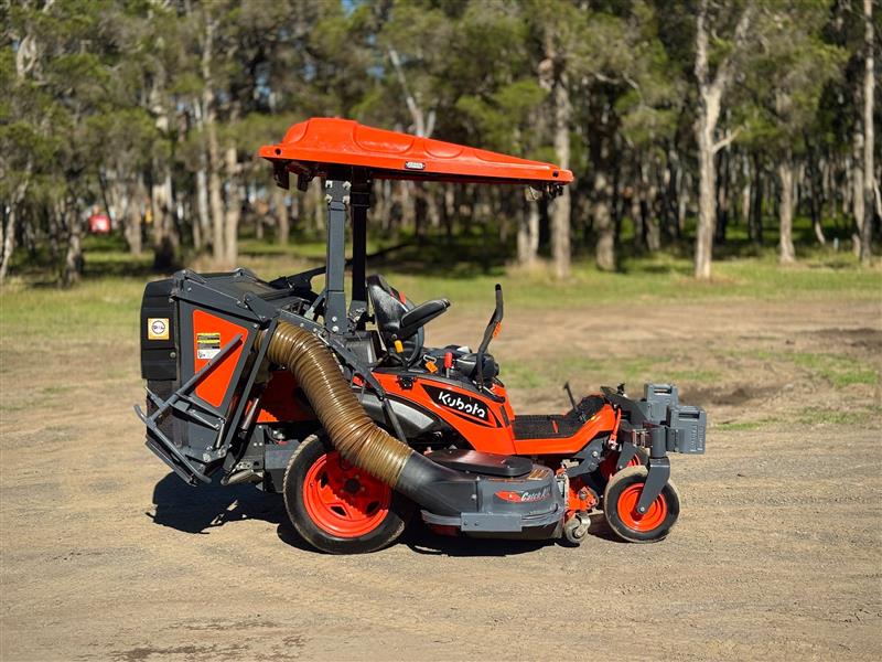Photo 5. Kubota ZD1211 with catcher kit commercial diesel zero turn ride on lawn mower