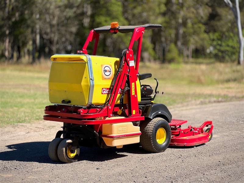 Photo 4. Gianni Ferrari 922 Turbo high lift 500L catcher diesel ride on lawn mower