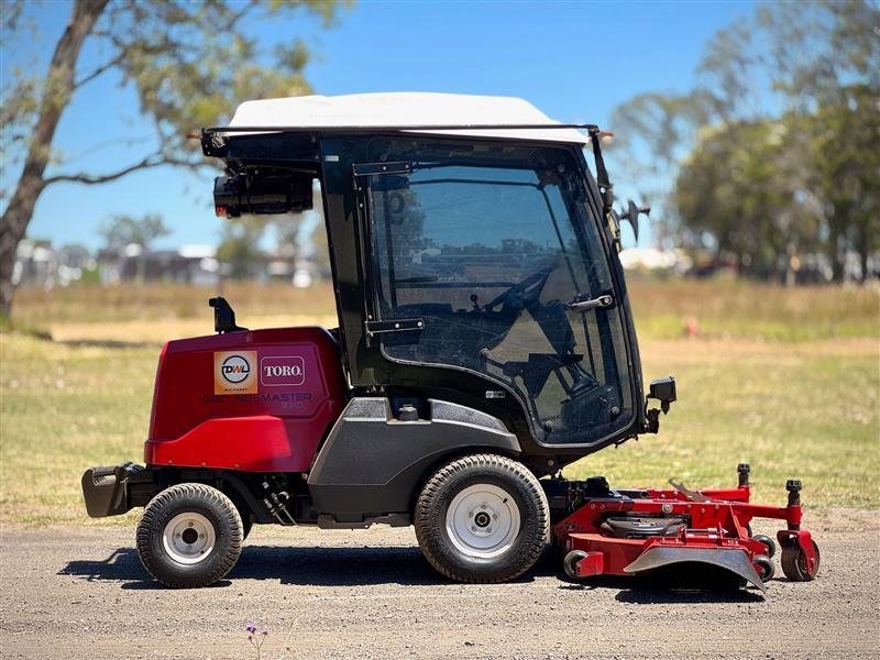 Photo 2. Toro 3310 72inch a/c 4wd commercial out front ride on diesel lawn mower