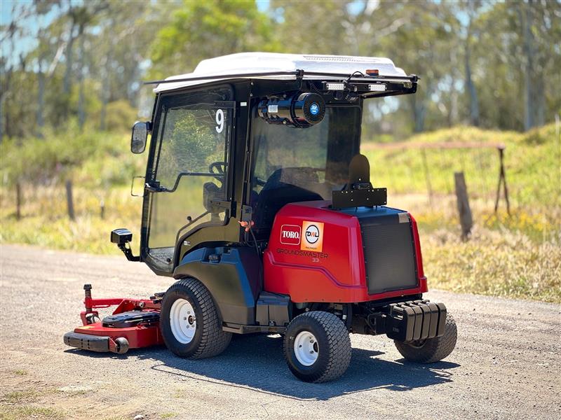 Photo 3. Toro 3310 72inch a/c 4wd commercial out front ride on diesel lawn mower