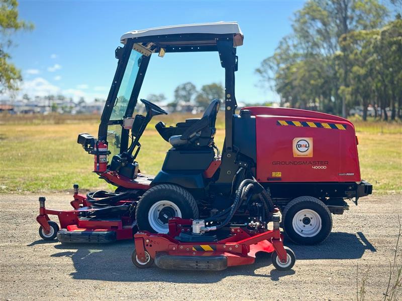 Photo 4. Toro Groundsmaster 4000D diesel ride on lawn mower