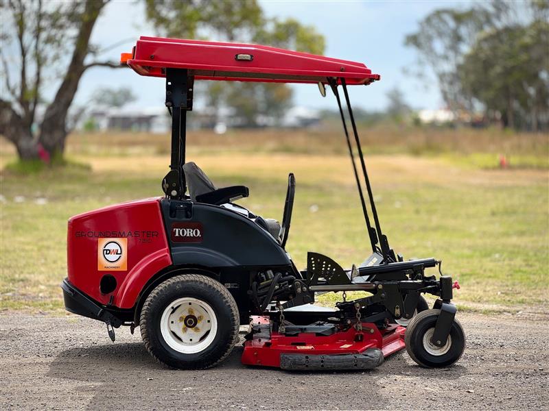 Photo 3. Toro Groundsmaster 7210 diesel commercial zero turn ride on lawn mower