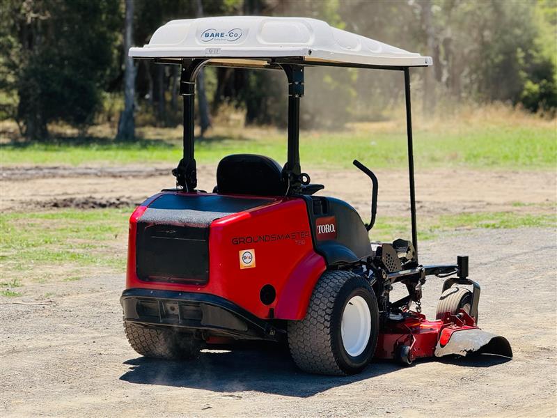 Photo 2. Toro Groundsmaster 7210 diesel commercial zero turn ride on lawn mower