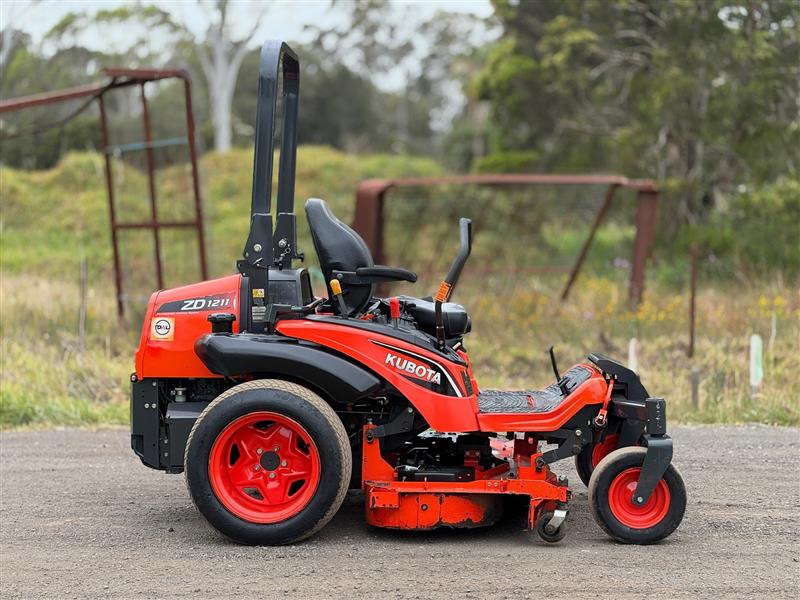 Photo 3. Kubota ZD1211 commercial diesel zero turn ride on lawn mower