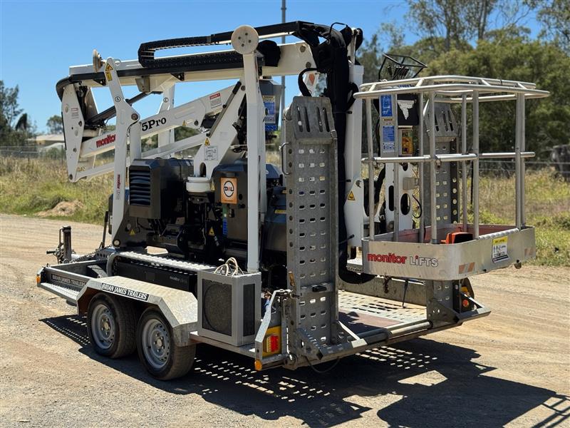 Photo 4. Monitor 15.75 ED pro 15M knuckle boom & trailer scissor lift cherry picker