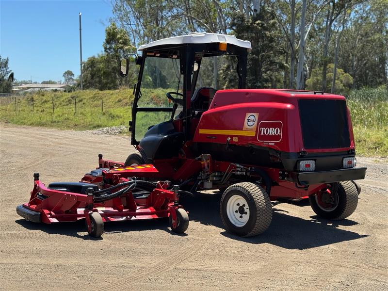 Photo 3. Toro Groundsmaster 5900 wide area ride on diesel commercial lawn mower