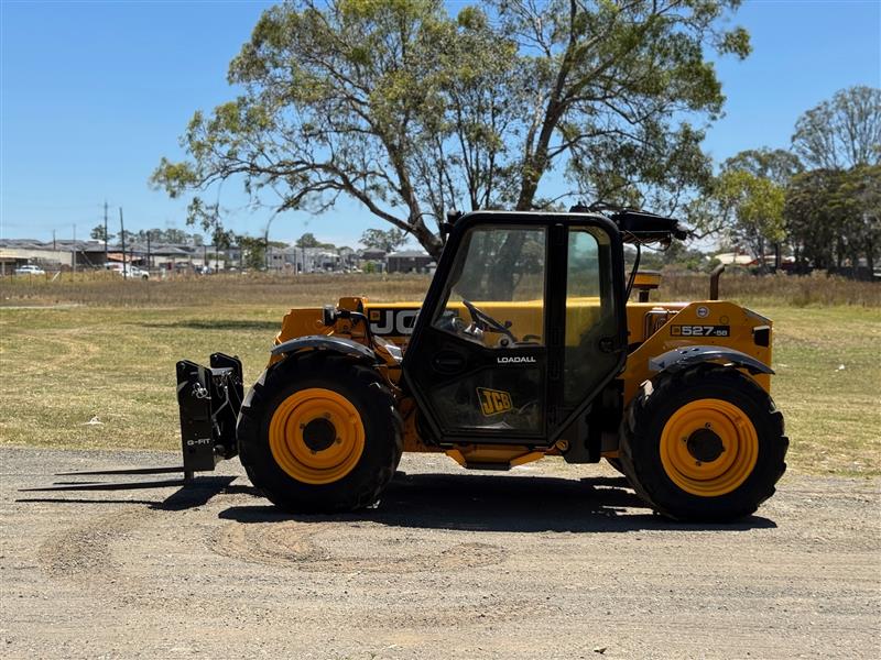 Photo 3. JCB 527-58 5.8M/2.7T telehandler