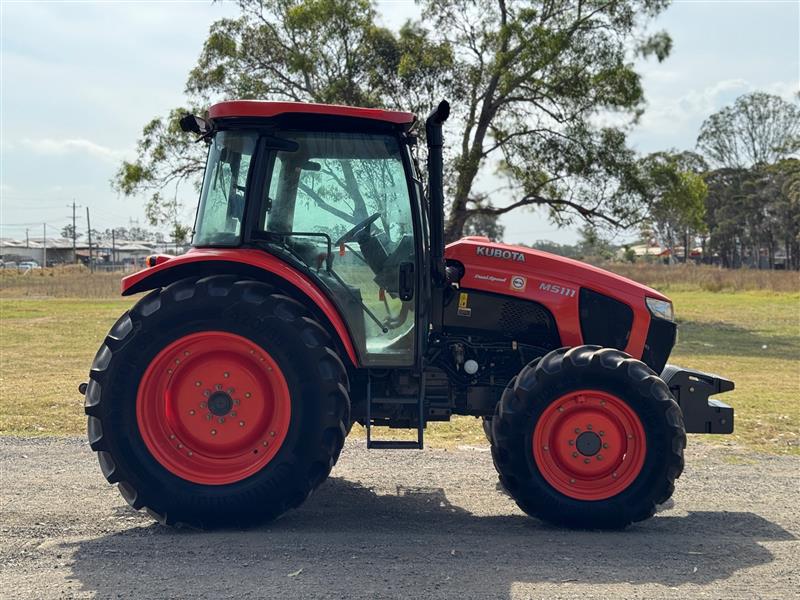 Photo 2. Kubota M5111D diesel 4x4 AWD farm tractor