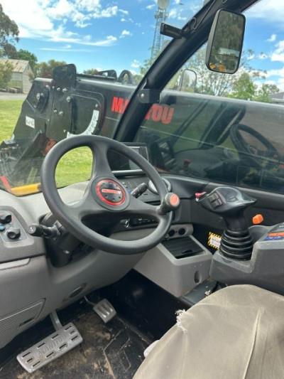 Photo 4. Manitou MLT630-155 V cp telehandler