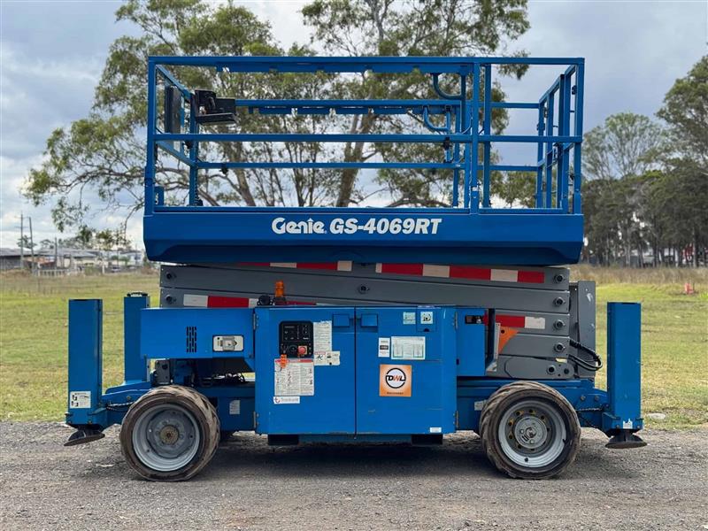 Photo 4. Genie GS4069RT 14.3M all terrain diesel scissor lift elevated work platform