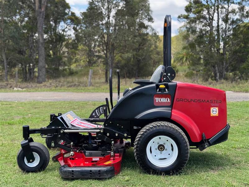 Photo 2. Toro Groundsmaster 7200 diesel commercial zero turn ride on lawn mower