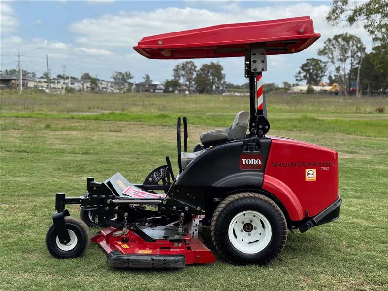 Photo 4. Toro Groundsmaster 7210 diesel commercial zero turn ride on lawn mower