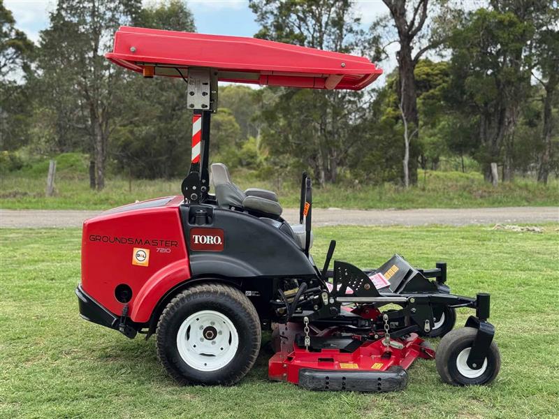 Photo 5. Toro Groundsmaster 7210 diesel commercial zero turn ride on lawn mower
