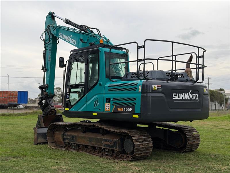 Photo 2. Sunward SWE155F-5 15.2T excavator