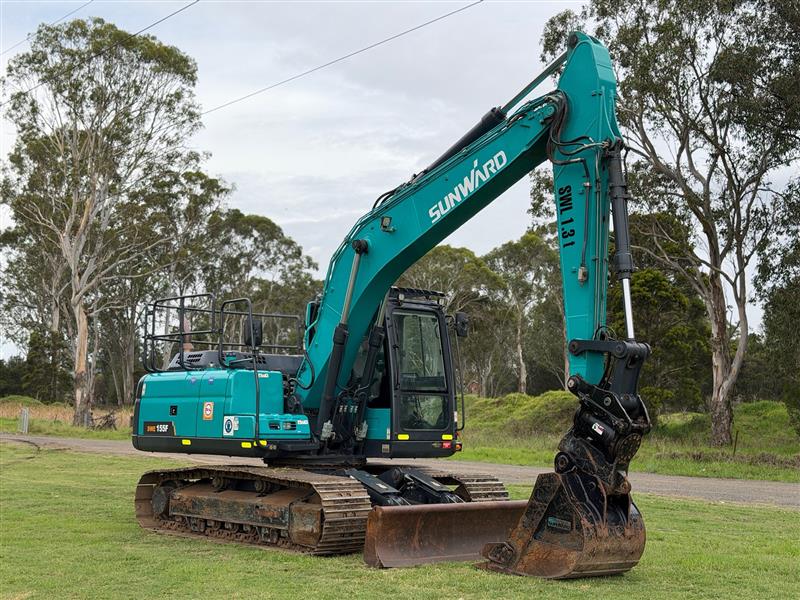Photo 4. Sunward SWE155F-5 15.2T excavator
