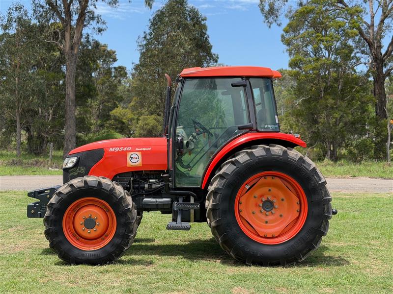 Photo 5. Kubota M9540DHC diesel 4x4 AWD farm tractor