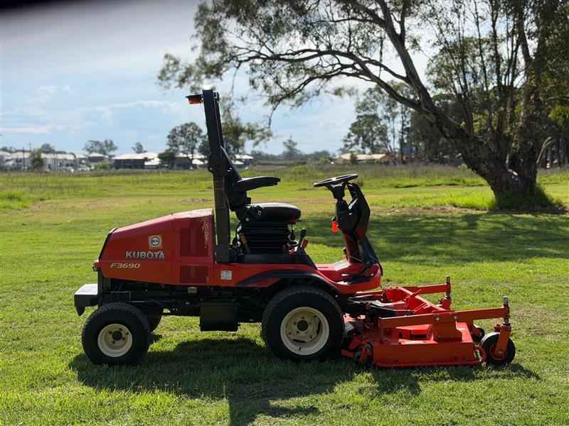 Photo 3. Kubota F3690 72inch diesel out front deck ride on lawn mower