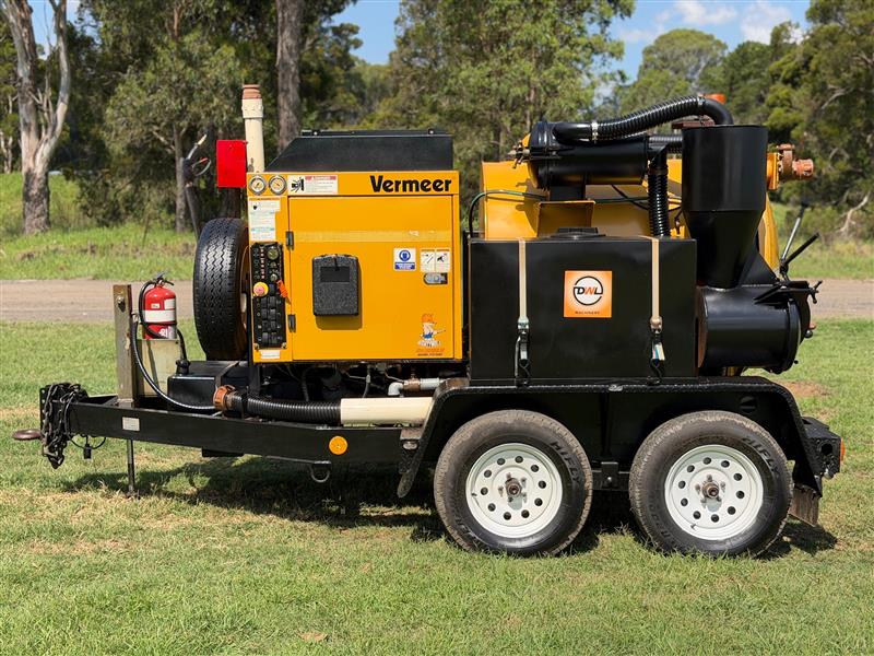 Photo 3. Vermeer VX30-250 trailer mounted hydro water vaccum excavator