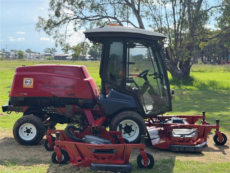 Photo 2. Toro Groundsmaster 5910 diesel commercial ride on lawn mower