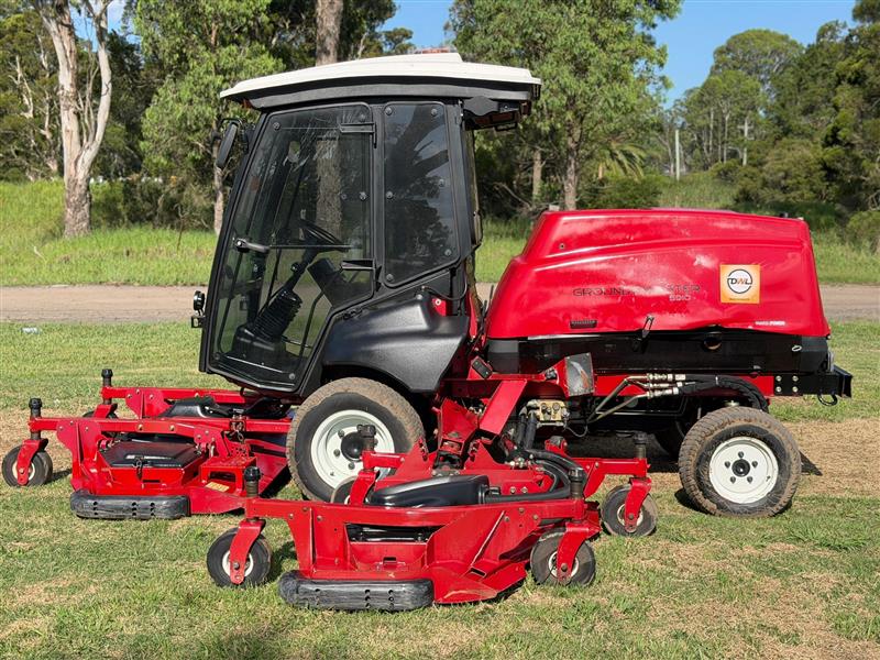 Photo 5. Toro Groundsmaster 5910 diesel commercial ride on lawn mower