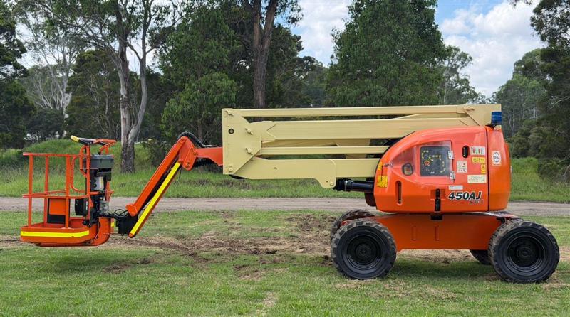 Photo 3. JLG 450AJ 45ft 13.7m knuckle boom scissor lift elevated work platform
