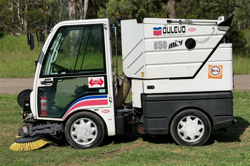 Photo 3. Dulevo 850 road street factory car park diesel sweeper