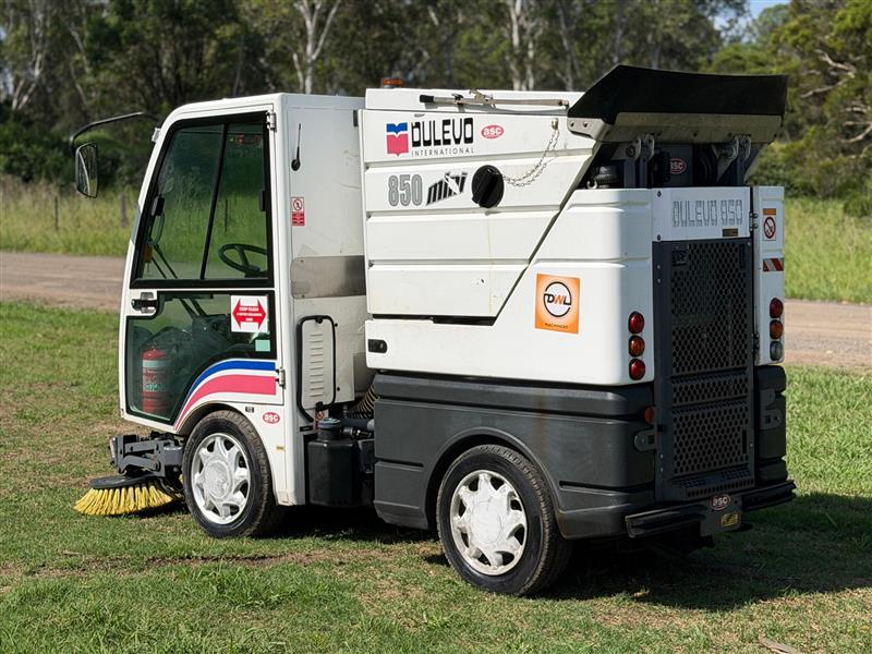 Photo 4. Dulevo 850 road street factory car park diesel sweeper