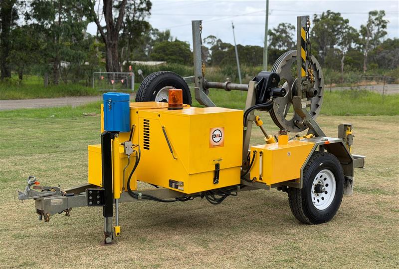 Photo 5. Redmond gary 1.5t self loading cable drum trailer