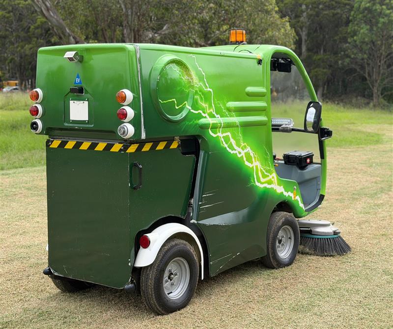 Photo 2. Conquest Ecosweep 360 industrial sweeper