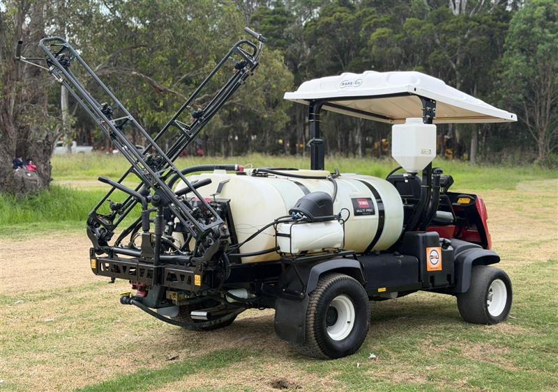 Photo 3. Toro Multipro 5800D 6.25M boom chemical grass lawn pesticide sprayer