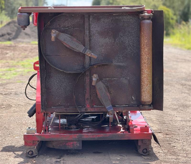 Photo 3. Jarrett TM432-LRS 4.3M pto tractor winged slasher