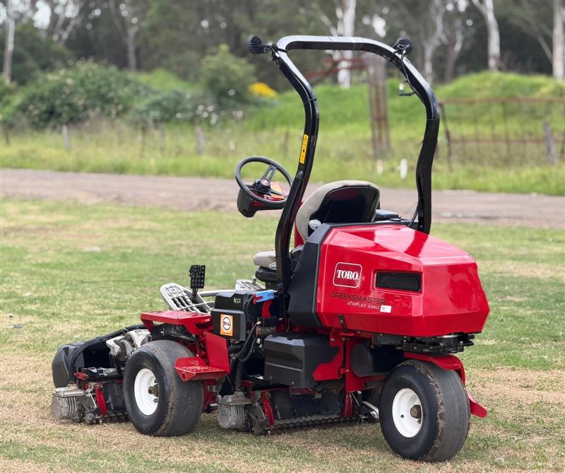 Photo 3. Toro Greensmaster 3360 E-Triflex greens cylinder reel golf course ride on lawn mower
