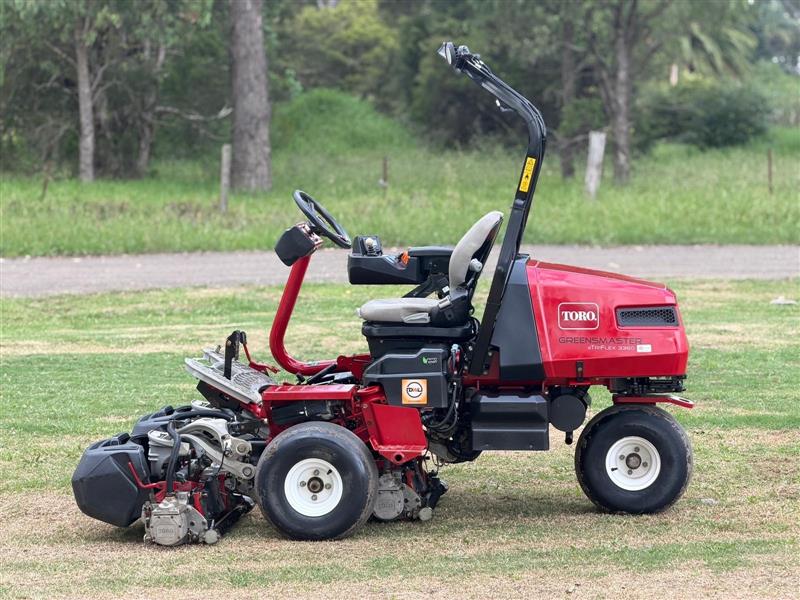 Photo 4. Toro Greensmaster 3360 E-Triflex greens cylinder reel golf course ride on lawn mower