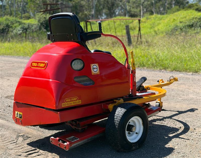 Photo 2. Tru Turf R52 eltac golf greens turf roller land packer