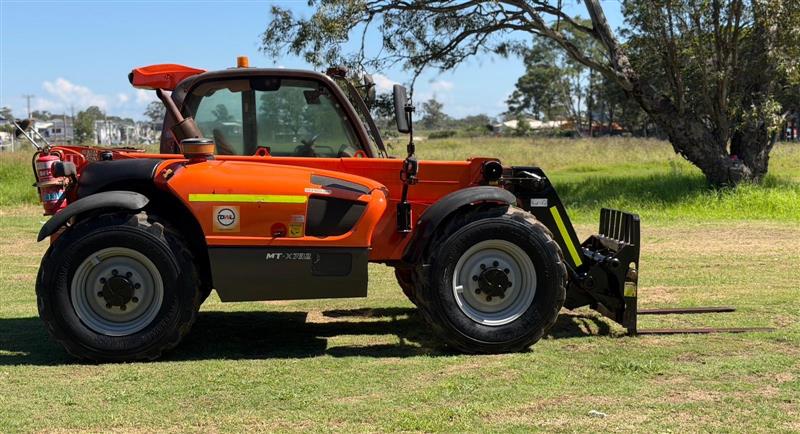 Photo 3. Manitou MT-X 732 3.2t 7m telehandler