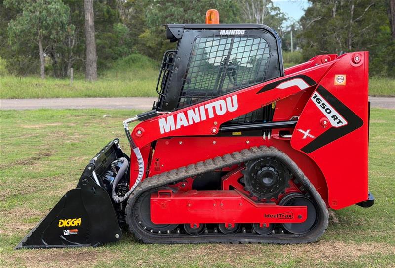 Photo 5. Manitou 1650RT skid steer loader